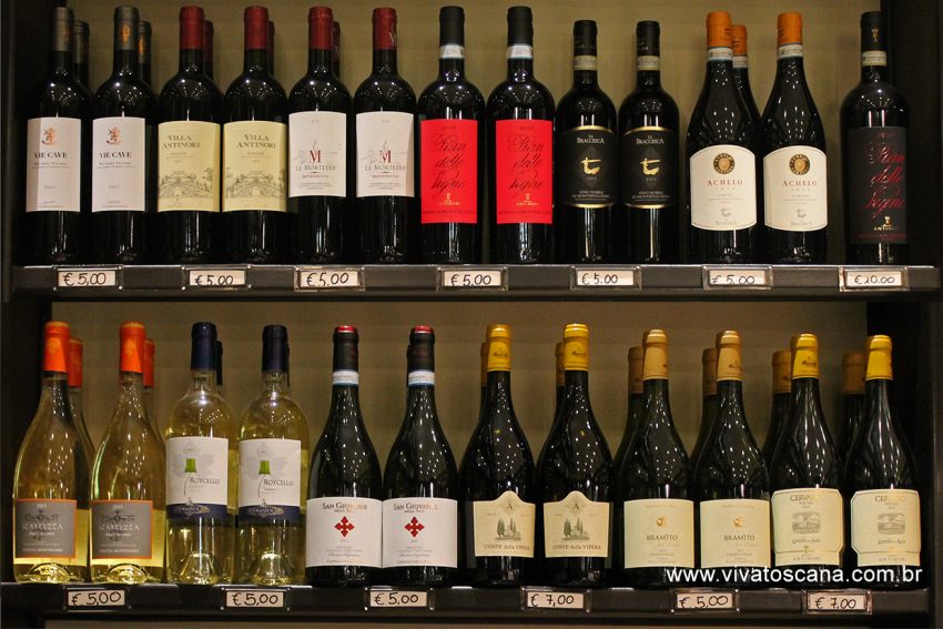 Vinhos tintos e brancos da Cantina Antinori, preços por taça. Meus preferidos são o La Bracesca (Nobile di Montepulciano), e Cervaro della Sala.